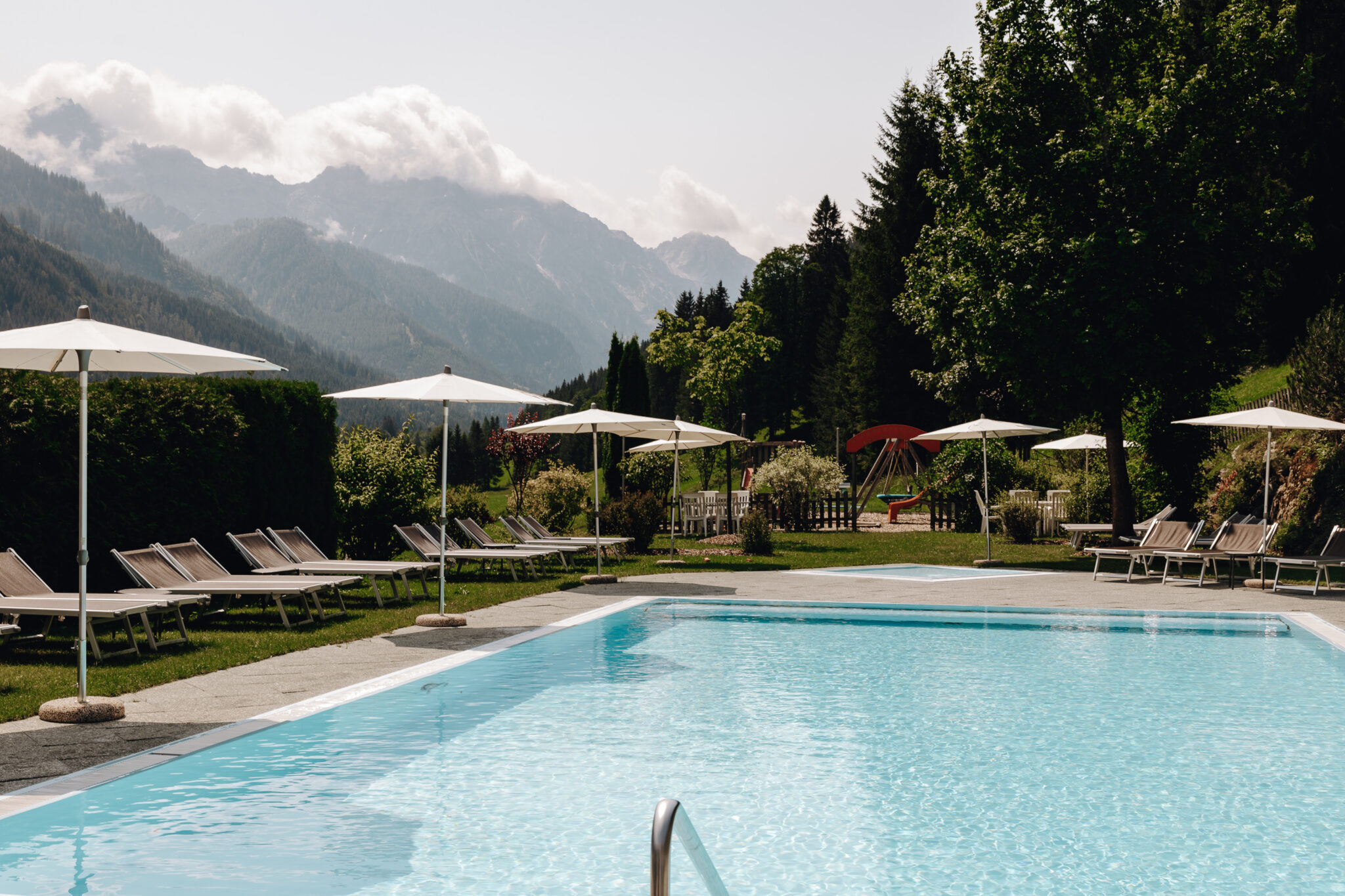 Freibad-mit-beheiztem-Aussenpool3GehminutenEntfernt